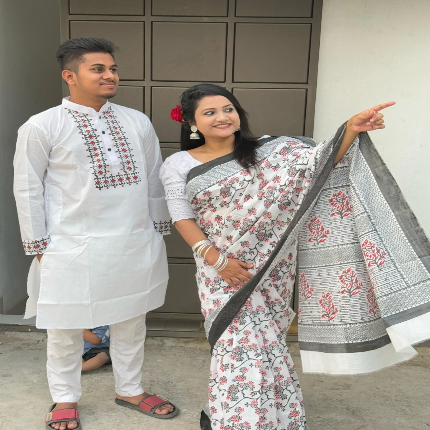 লাল-সাদা কাপল ড্রেস কালেকশন